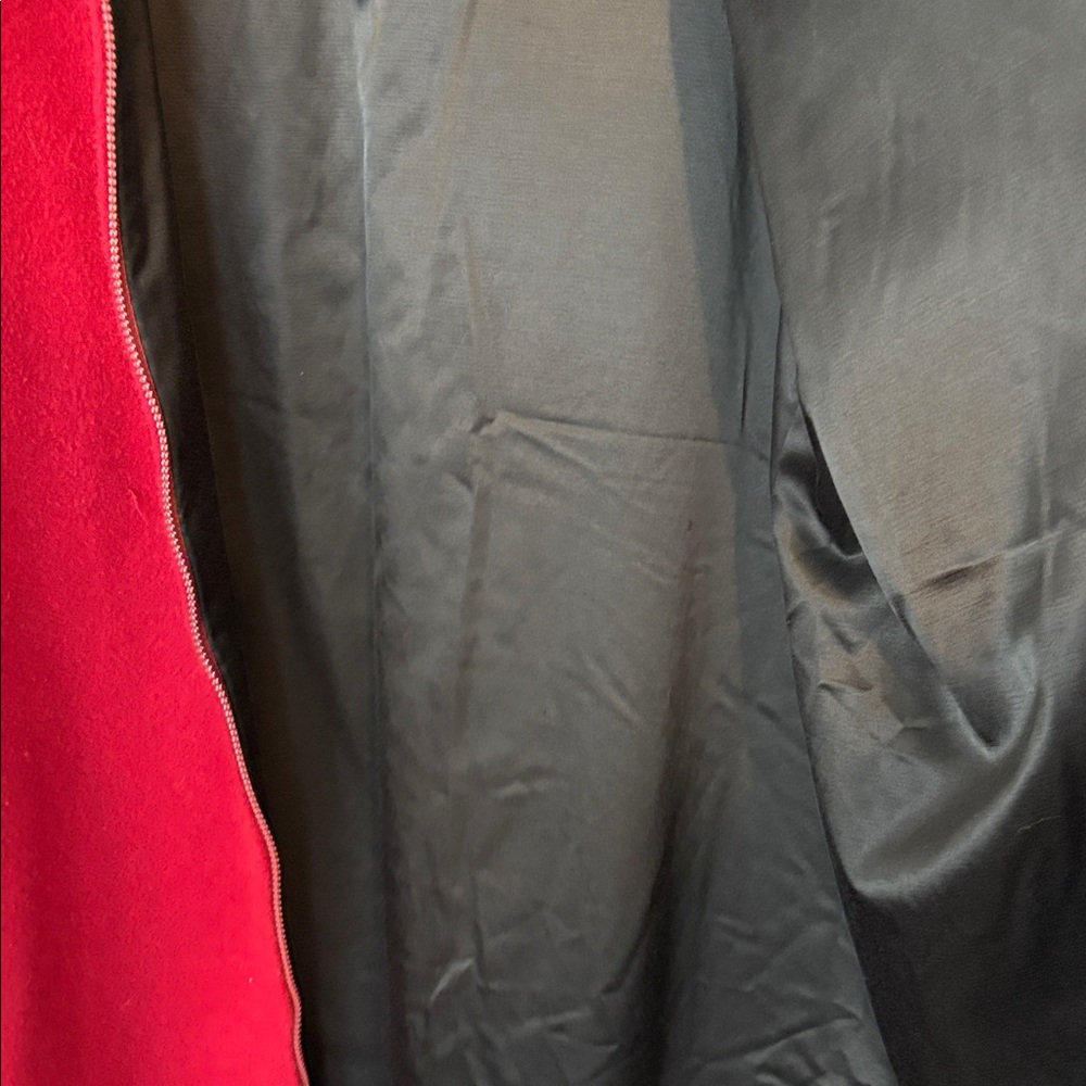 Handcrafted Inuit Parka - Picture 4 of 5